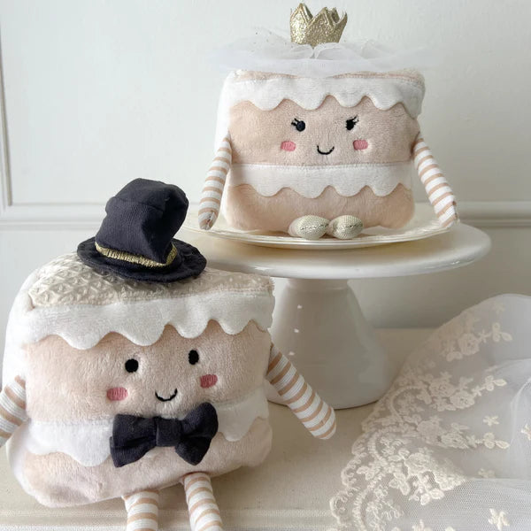 Mon Ami | Mr. & Mrs. Cake Slice
