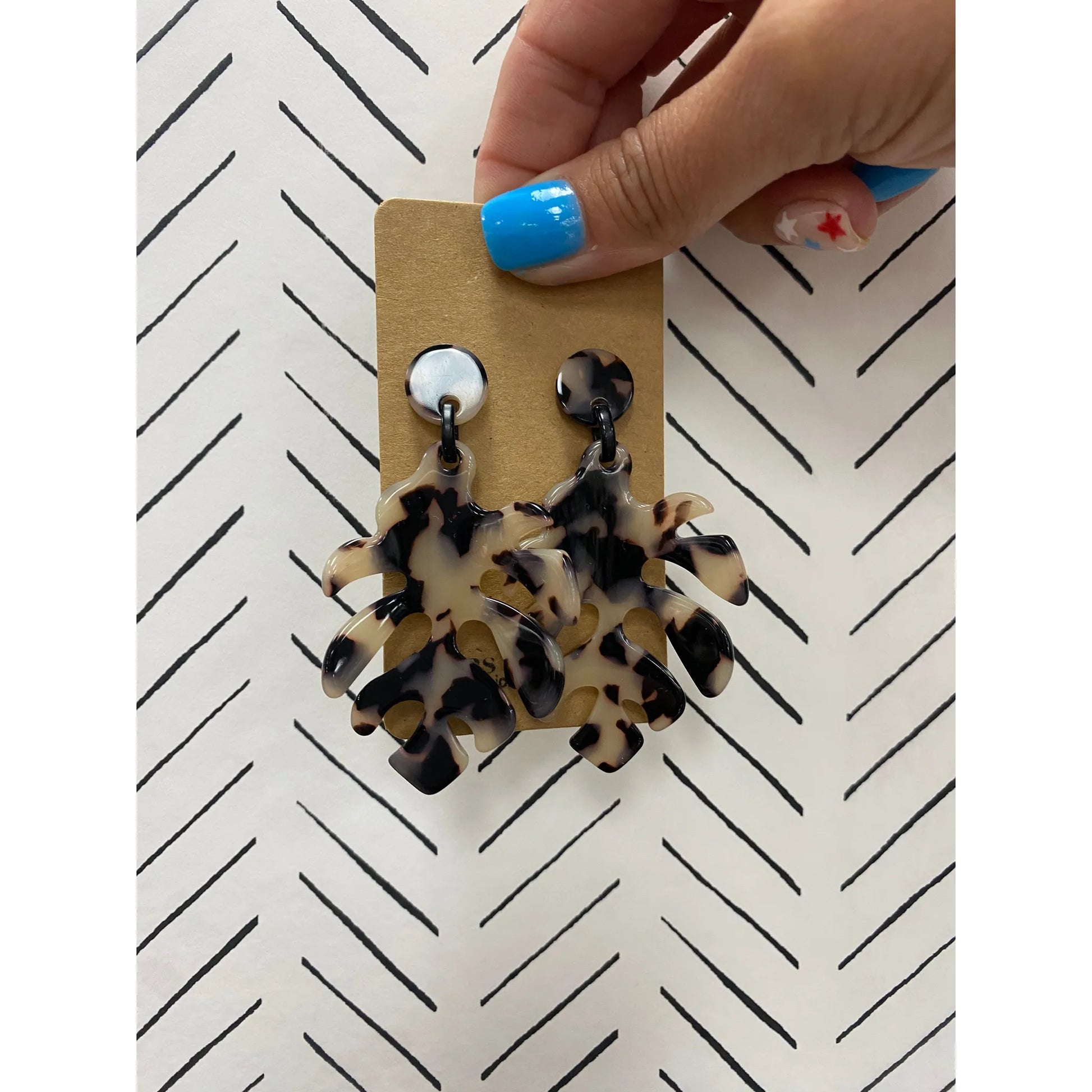 Monstera Leaf Earrings - Miles and Bishop