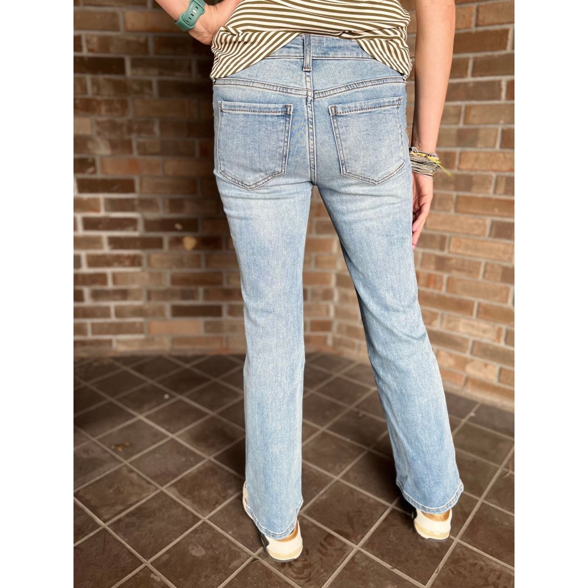 KUT | Kelsey Mid Rise Ankle Flare Regular Hem Decreased Wash - Miles and Bishop